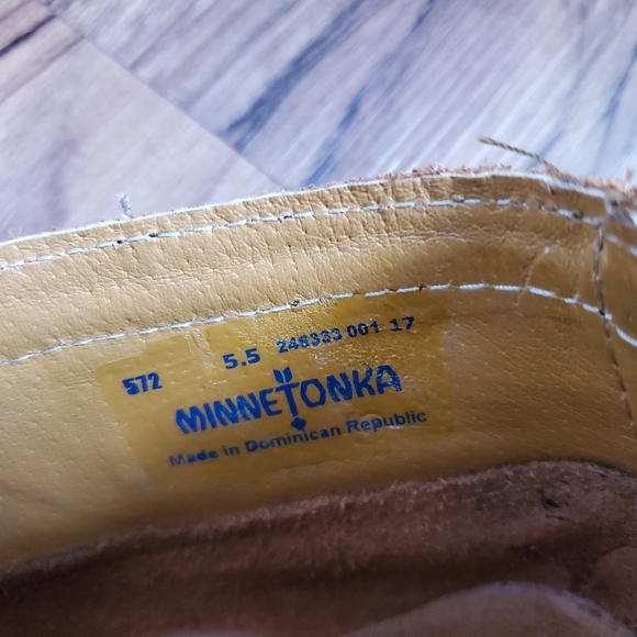 Minnetoka Hard Bottom Moccasins Women's 5.5 Brown Southwestern Detail - Picture 9 of 10